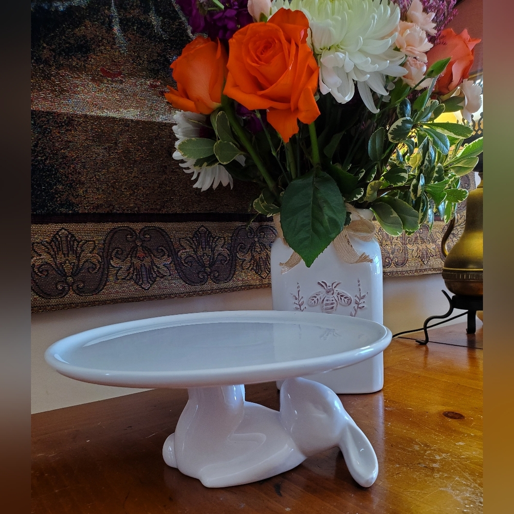 White Ceramic Bunny Pedestal Cake Stand - Picture 4 of 9